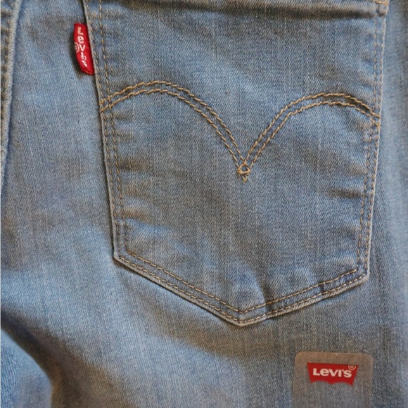 Levi's Light Blue Denim Jeans with Red Tab - Picture 2 of 6